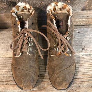 TOMS boots
